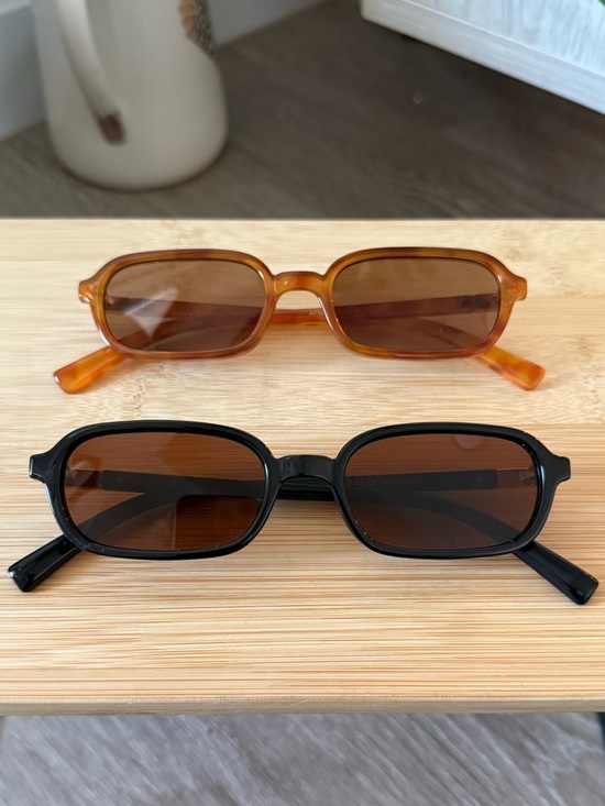 Appassal Accessories - Set of Two - Classic Rectangular Sunglasses - Black and Amber Tortoise Shell